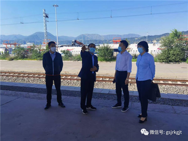 开云手机再贷款公司赴兰州国际港务区投资开发有限公司开展业务洽谈