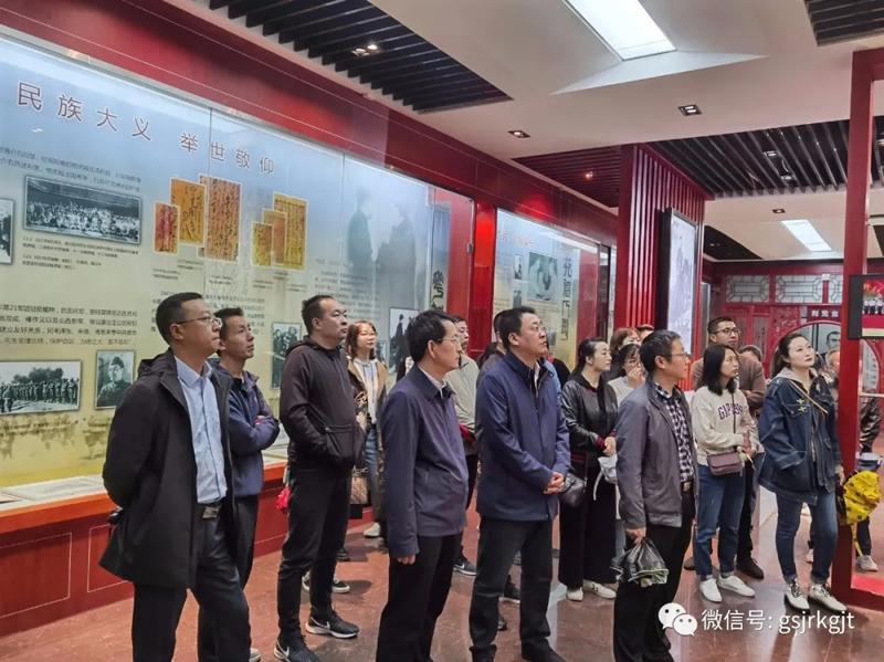 天水市政府金融办、甘肃开云手机天水担保公司、天水卓雅服饰公司党支部联合举行主题党日活动